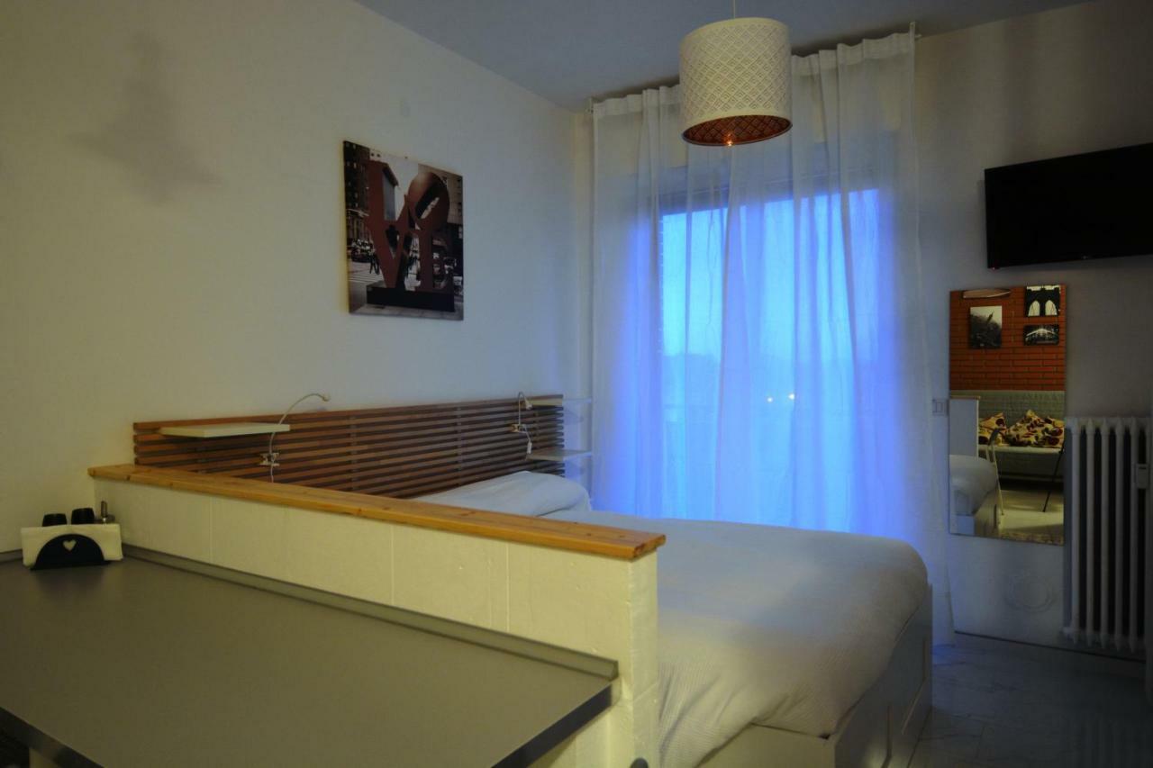 Residence Da Gio Modena Bagian luar foto